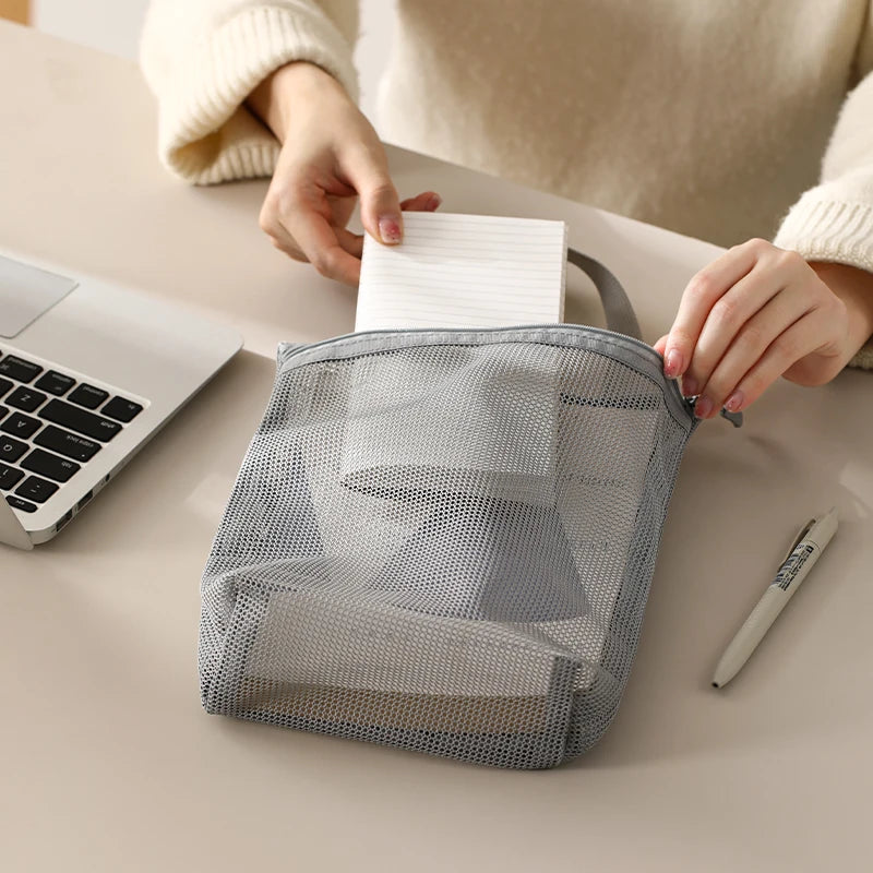 23x26cm Portable Toiletry Bag with Handy Handle Large Capacity Mesh Toiletry Storage Bag Makeup Bag for Business Trips Travel by Passport Outfitters
