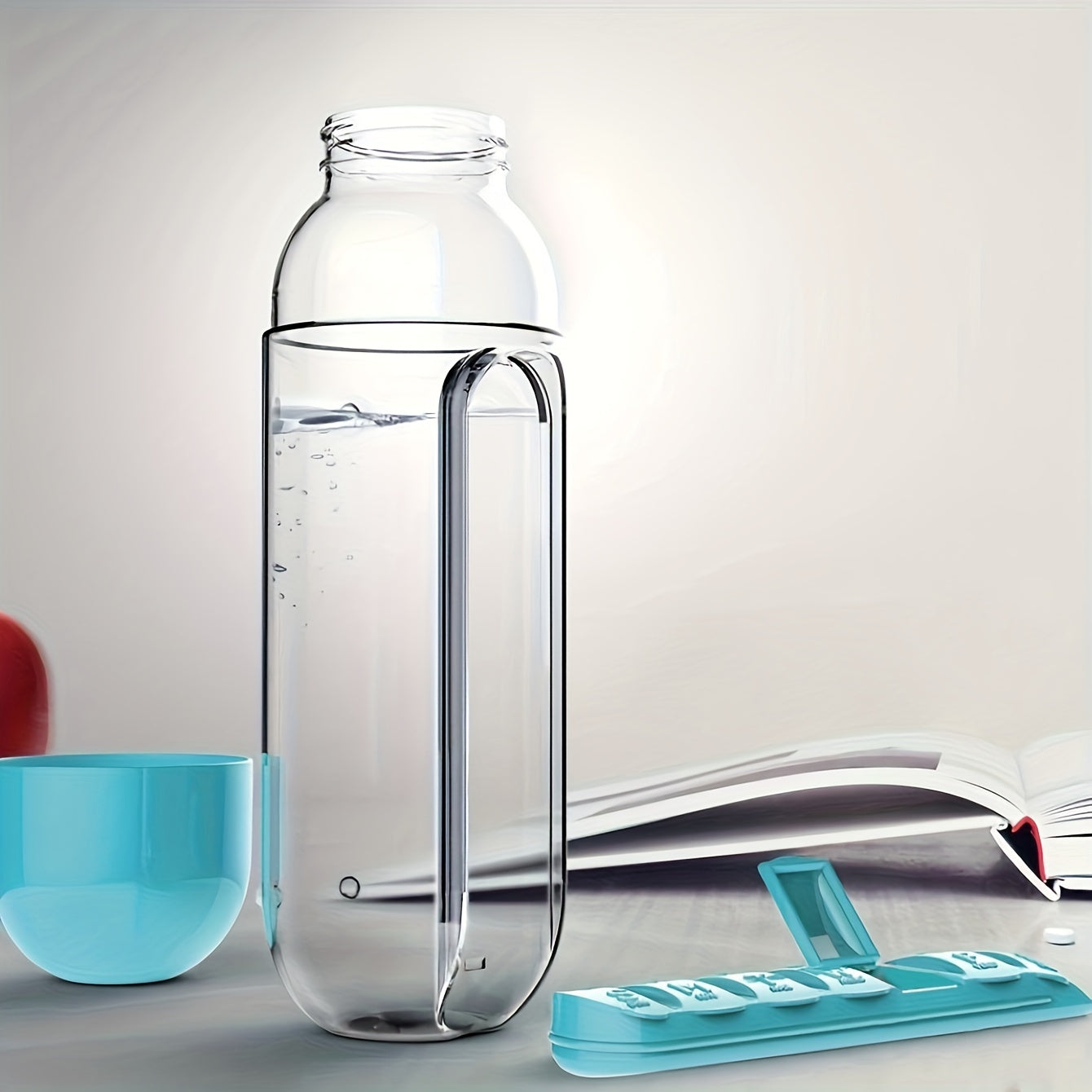 20oz Large Capacity Portable Water Bottle with Built-in Pill Box
